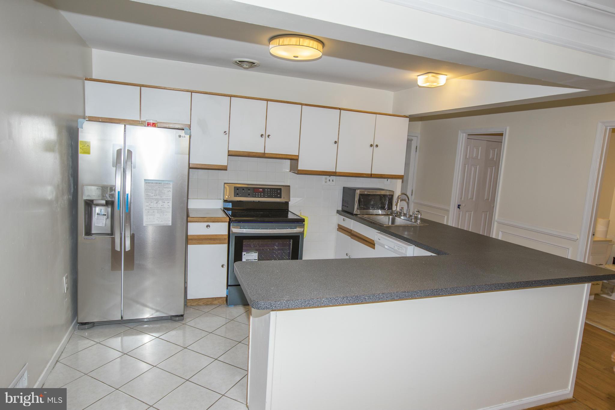 4025 Gallows Road Annandale, VA 22003 - Photo 4 of 23 Kitchen