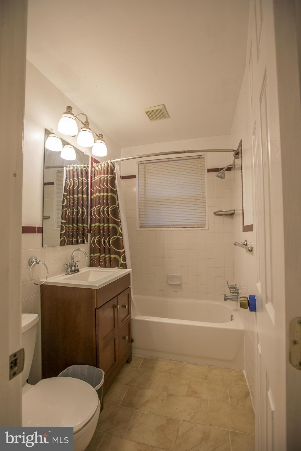 4025 Gallows Road Annandale, VA 22003 - Photo 7 of 23 Bath