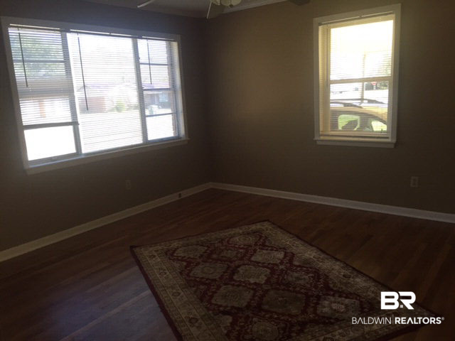 607 West Marigold Avenue Foley, AL 36535 - Photo 14 of 25 Living Room