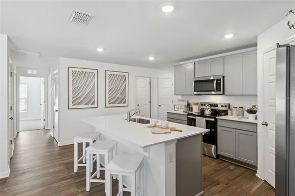 $335,990 | 900 Bear Hammock Drive, Umatilla, FL 32784