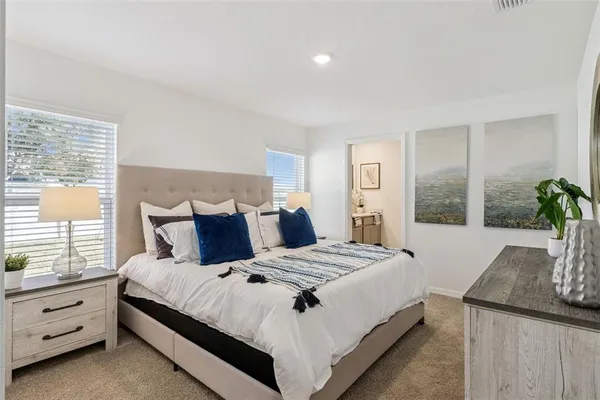 $335,990 | 900 Bear Hammock Drive, Umatilla, FL 32784