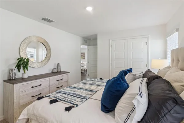 $335,990 | 900 Bear Hammock Drive, Umatilla, FL 32784