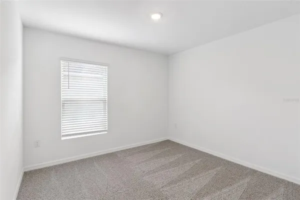 $335,990 | 900 Bear Hammock Drive, Umatilla, FL 32784