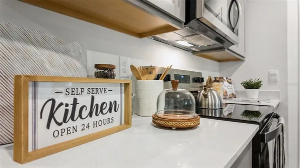 $335,990 | 900 Bear Hammock Drive, Umatilla, FL 32784