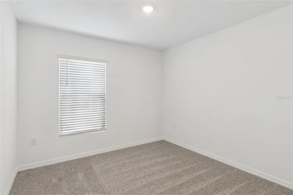 $335,990 | 900 Bear Hammock Drive, Umatilla, FL 32784