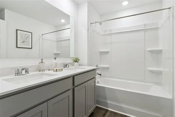 $335,990 | 900 Bear Hammock Drive, Umatilla, FL 32784