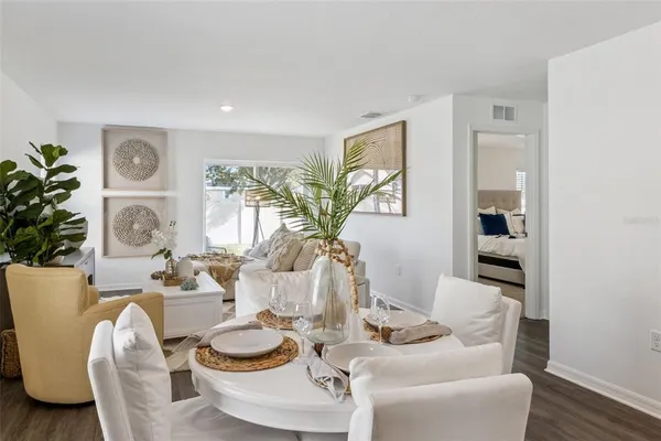 $335,990 | 900 Bear Hammock Drive, Umatilla, FL 32784