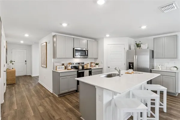 $335,990 | 900 Bear Hammock Drive, Umatilla, FL 32784