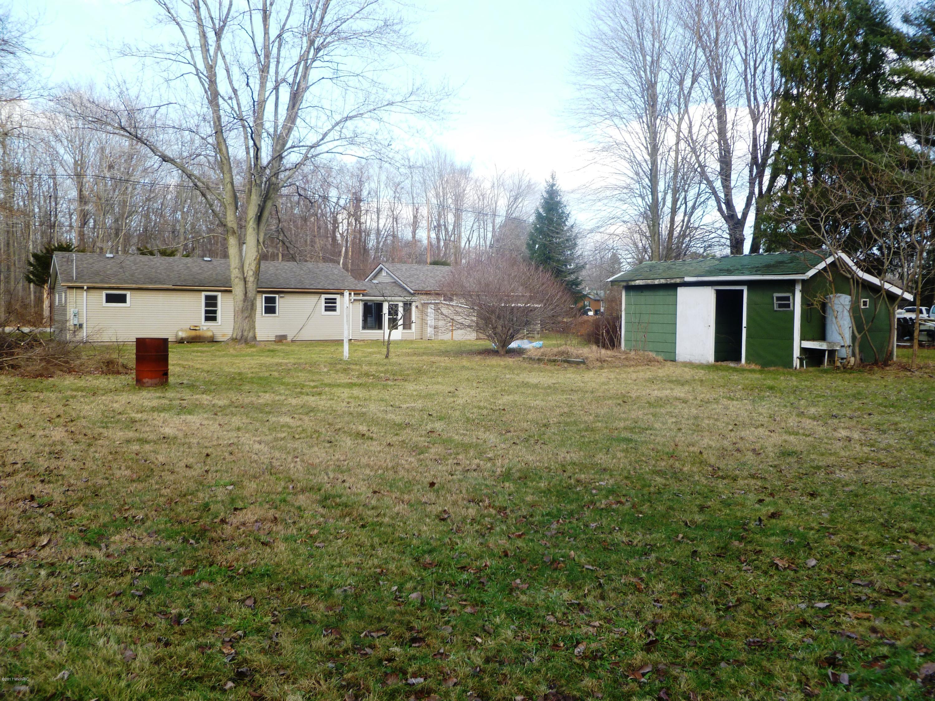 13152 Wilson Road New Buffalo, MI 49117 - Photo 3 of 25 back yard