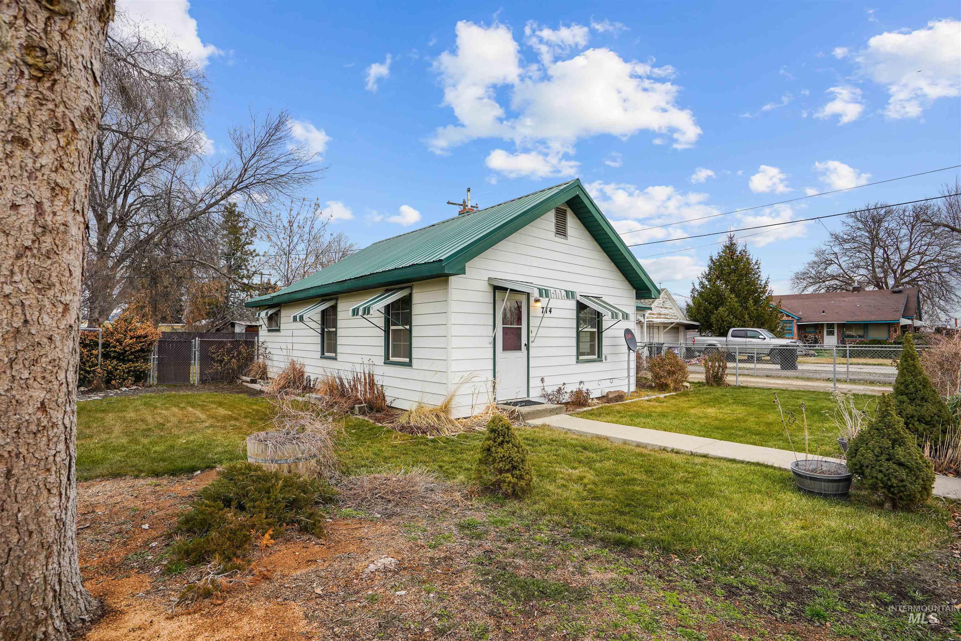 714 4th Avenue East Gooding, ID 83330 - Photo 14 of 20