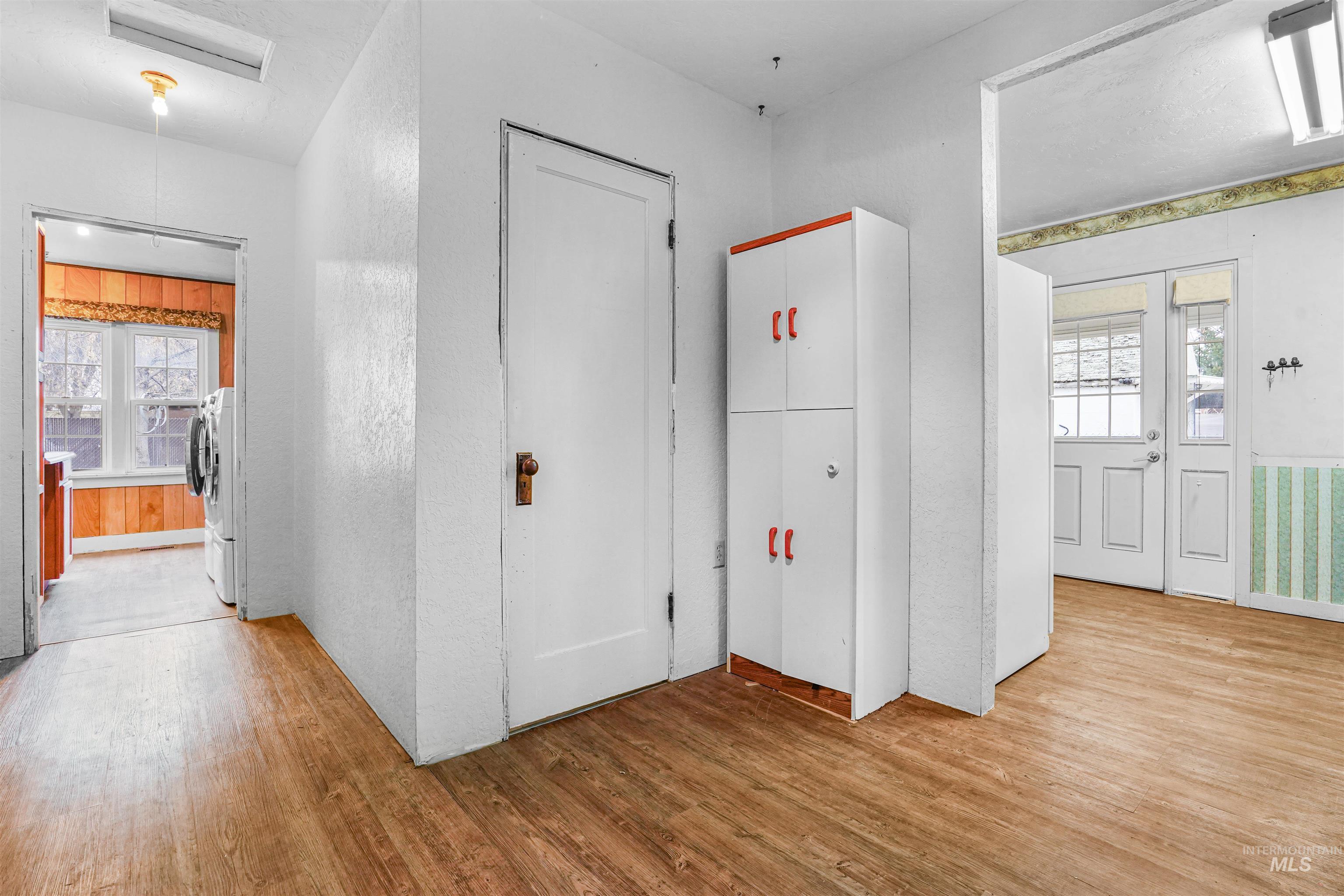 714 4th Avenue East Gooding, ID 83330 - Photo 9 of 20