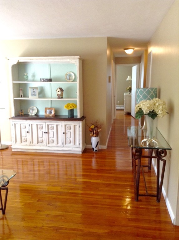 25 Bradford Road Peabody, MA 01960 - Photo 3 of 23 Gallery Image 3