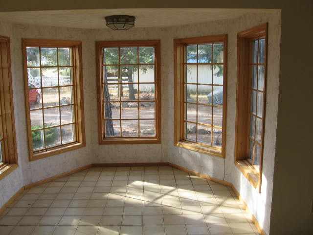 10001 North Morrison Road Spokane, WA 99217 - Photo 2 of 9