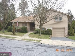 424 Devon Terrace Reading, PA 19607 - Photo 1 of 5 Gallery Image 1