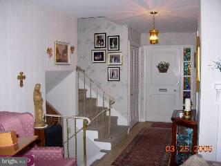 424 Devon Terrace Reading, PA 19607 - Photo 3 of 5 Gallery Image 3