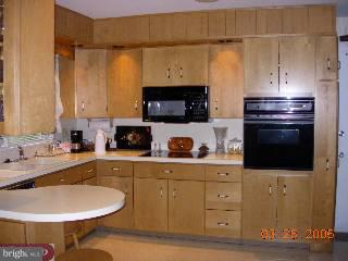 424 Devon Terrace Reading, PA 19607 - Photo 4 of 5 Gallery Image 4