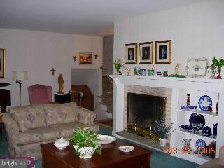 424 Devon Terrace Reading, PA 19607 - Photo 5 of 5 Gallery Image 5
