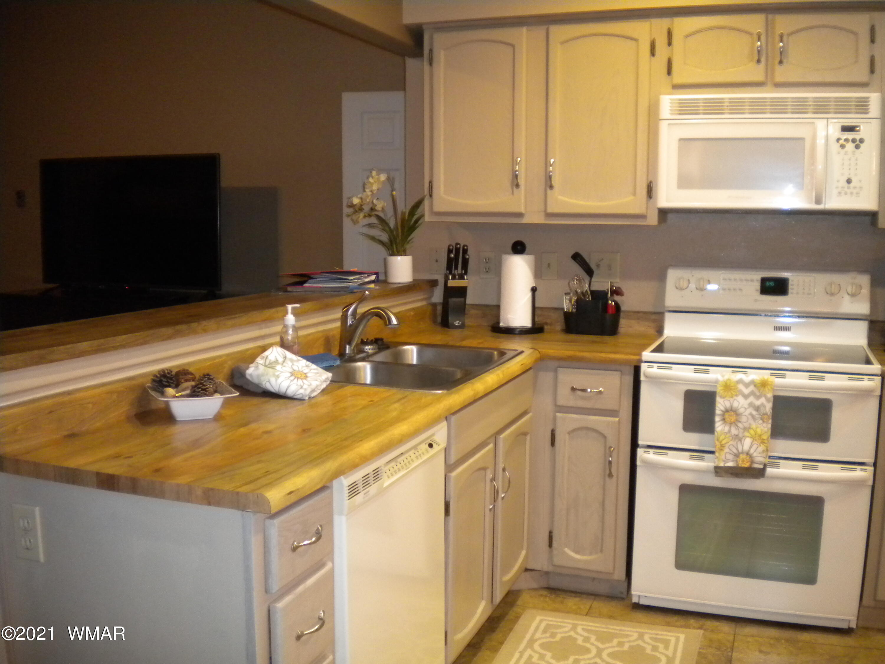 4627 Buck Springs Road Pinetop, AZ 85935 - Photo 3 of 24