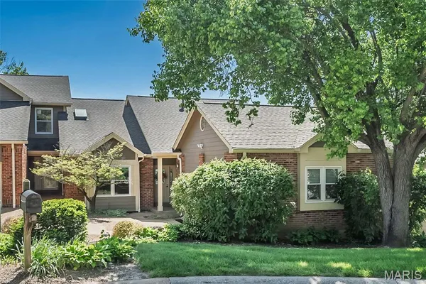 $639,000 | 14316 Willow Spring Hill Drive, Chesterfield, MO 63017