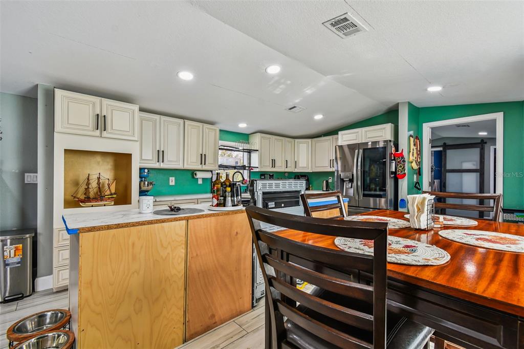 15500 Rockridge Road Polk City, FL 33868 - Photo 13 of 45 Gallery Image 13