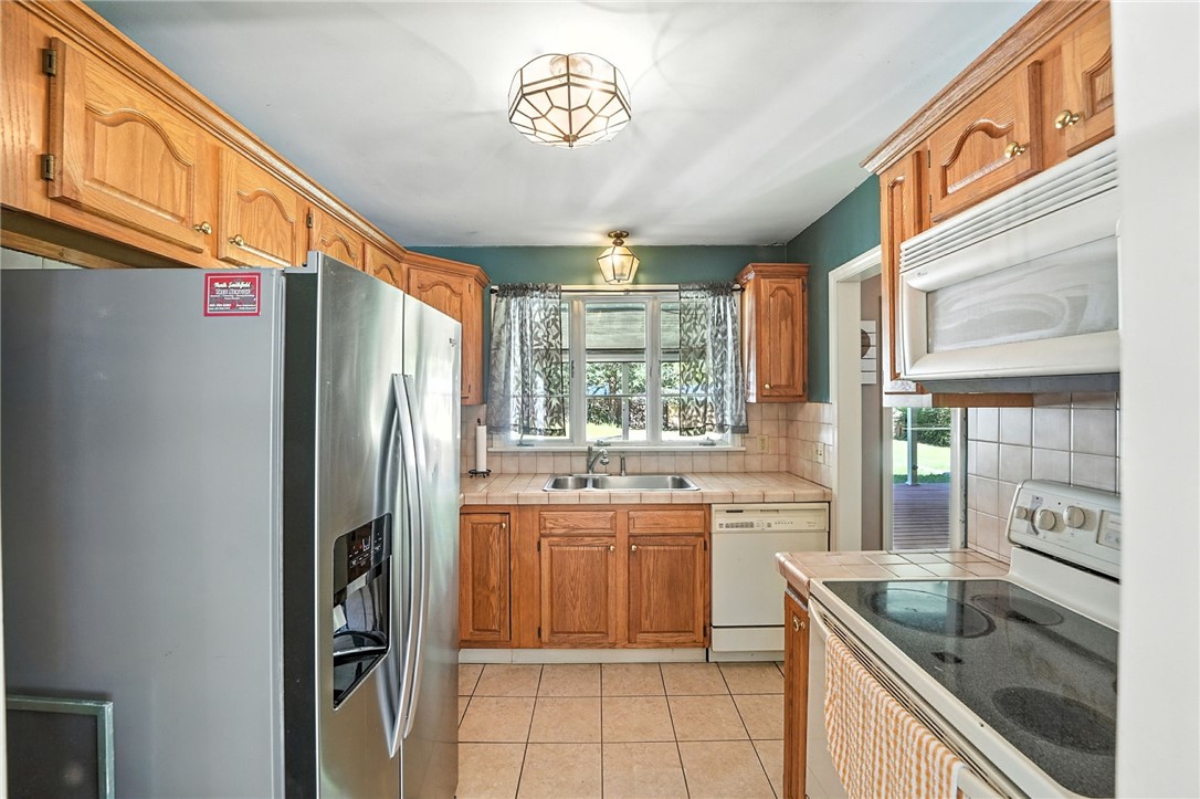 3444 Diamond Hill Road Cumberland, RI 02864 - Photo 7 of 34