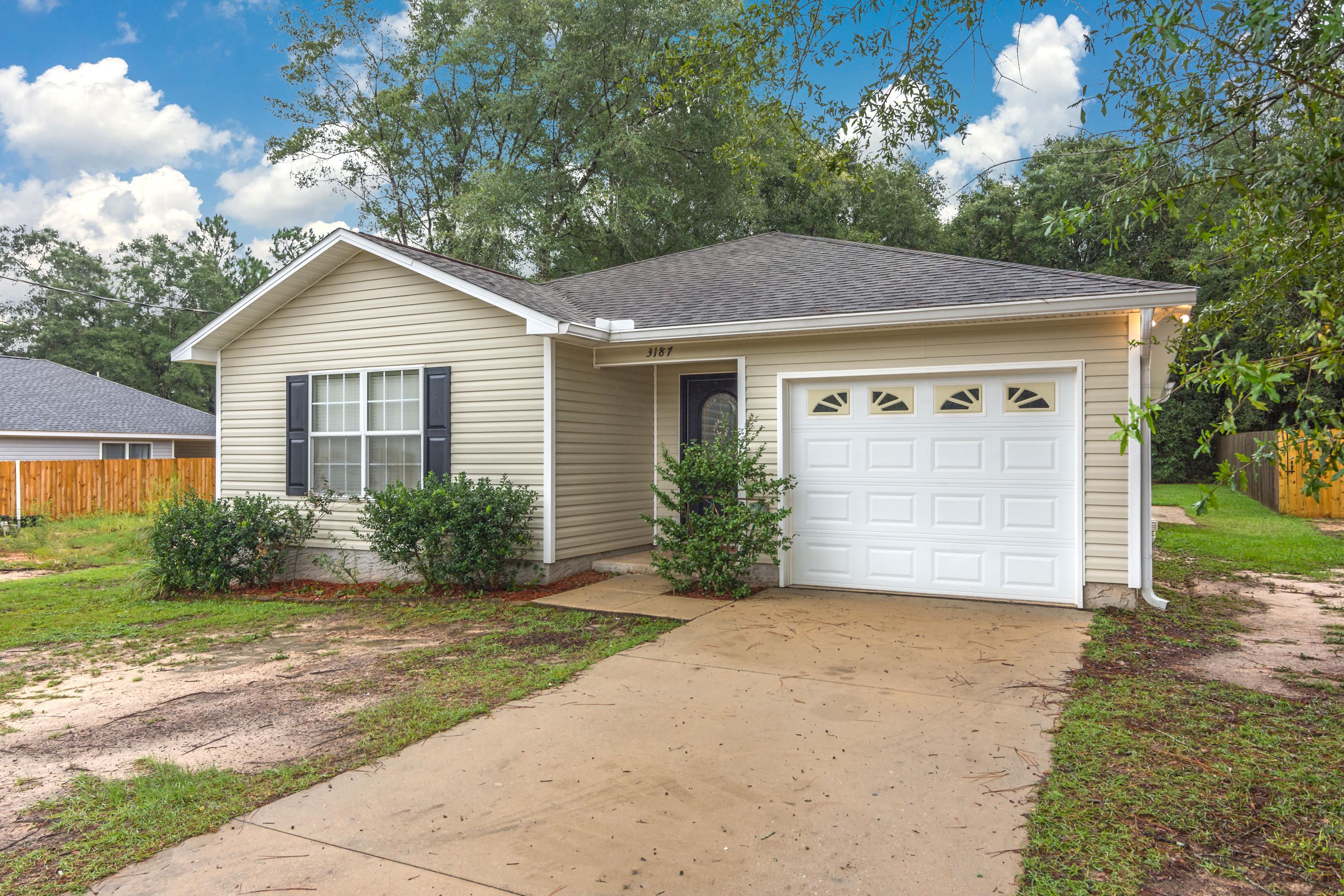 3187 Maple Street Crestview, FL 32539 - Photo 2 of 23 Gallery Image 2