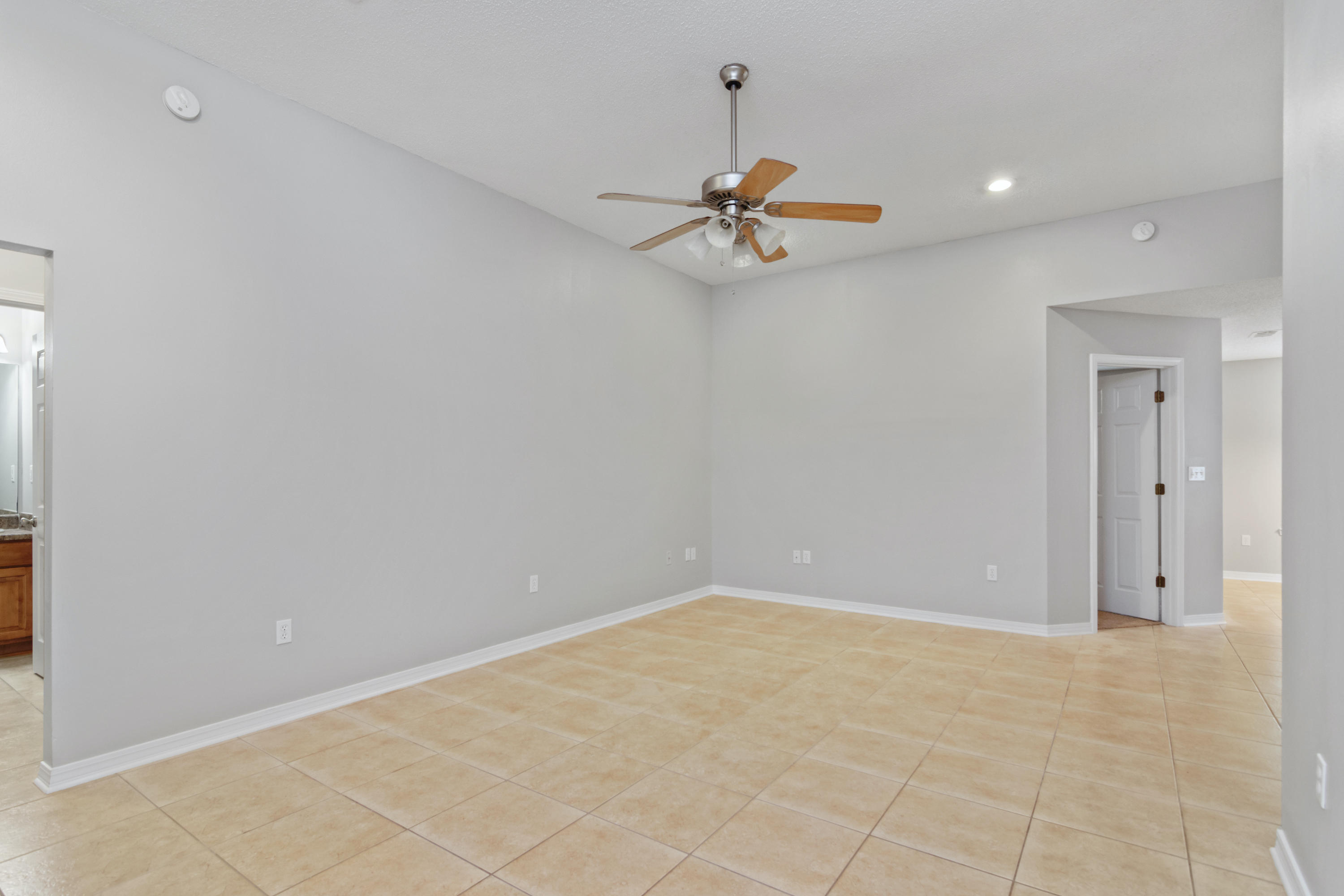 3187 Maple Street Crestview, FL 32539 - Photo 4 of 23 Gallery Image 4