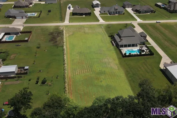 $180,000 | 5700 Hunters Pointe Lane, Brusly, LA 70719