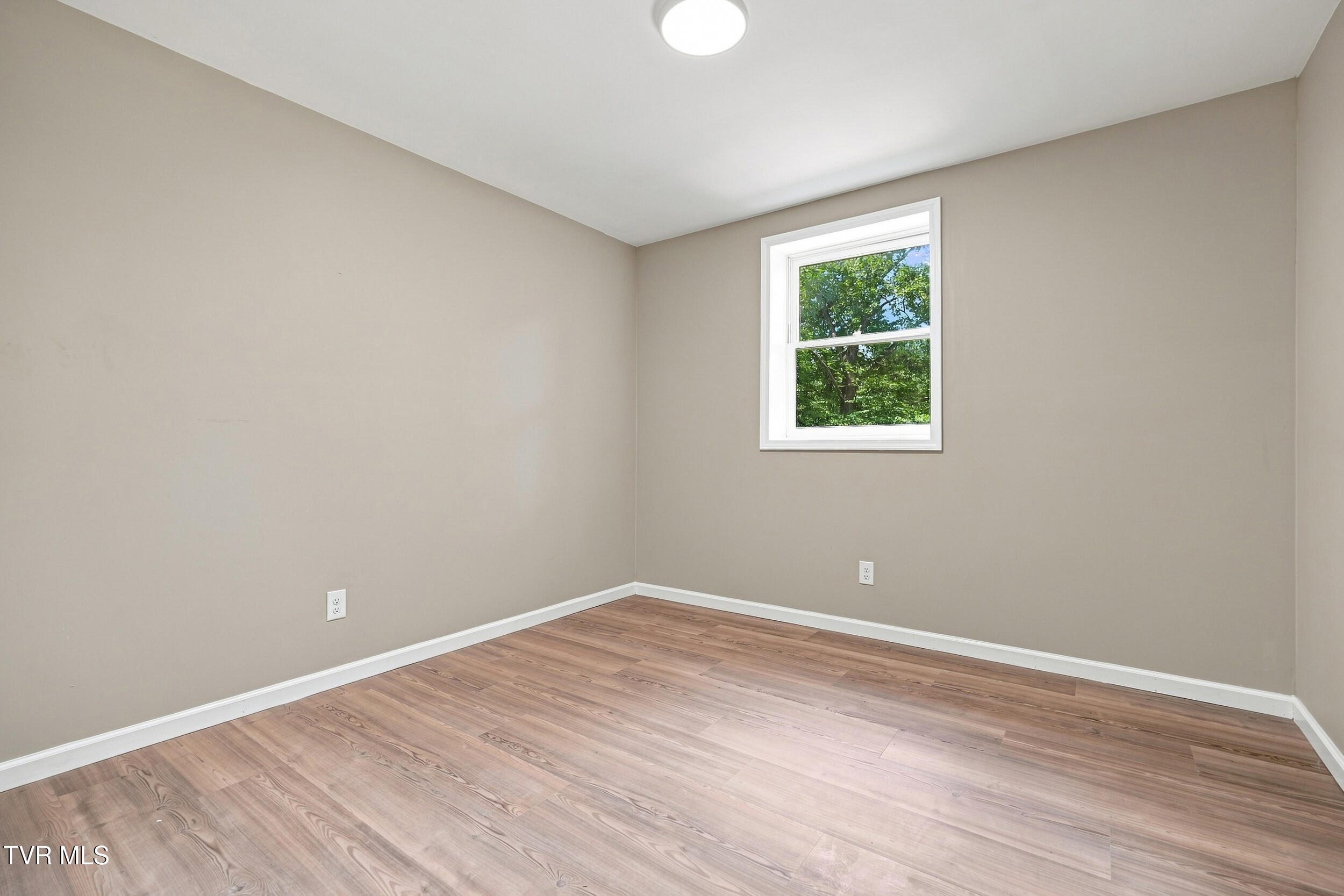 436 Merman Road Kingsport, TN 37663 - Photo 29 of 47 29_436 merman rd-32