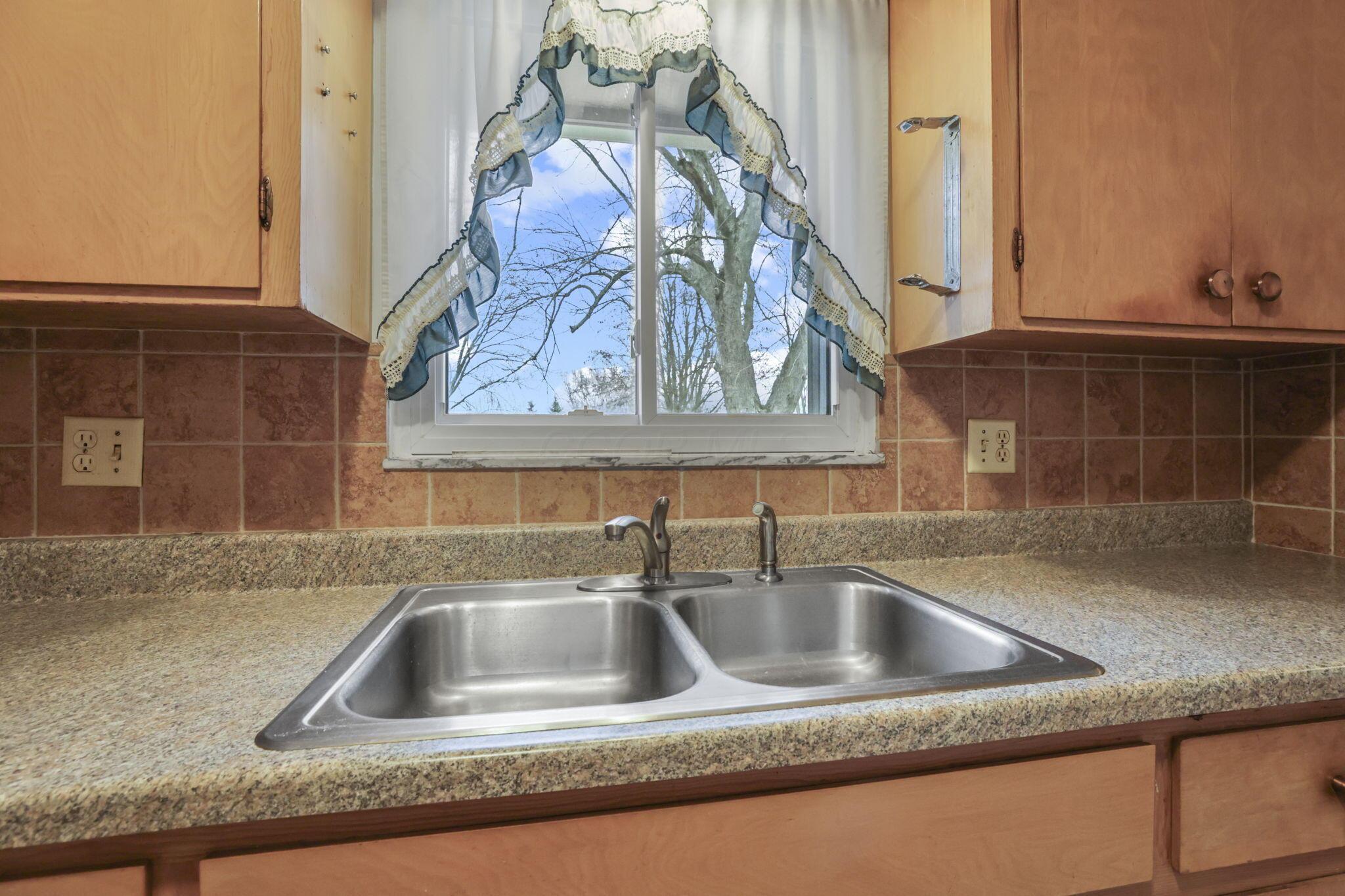 5680 Biggert Road London, OH 43140 - Photo 13 of 33 & Kitchen Sink