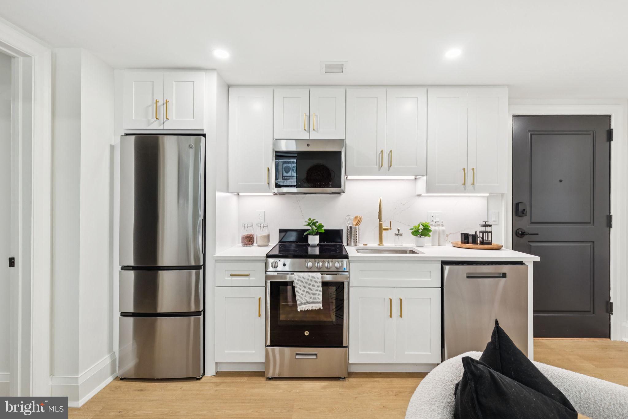 135 South 19th Street, Unit 307 Philadelphia, PA 19103 - Photo 6 of 23