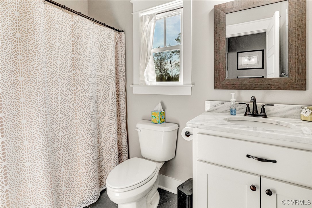 10151 Boisseau Road Sutherland, VA 23885 - Photo 27 of 45 First floor hallway full bathroom