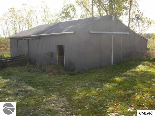 1532 North Meridian Road Merrill, MI 48637 - Photo 5 of 5 1769252-4.JPG