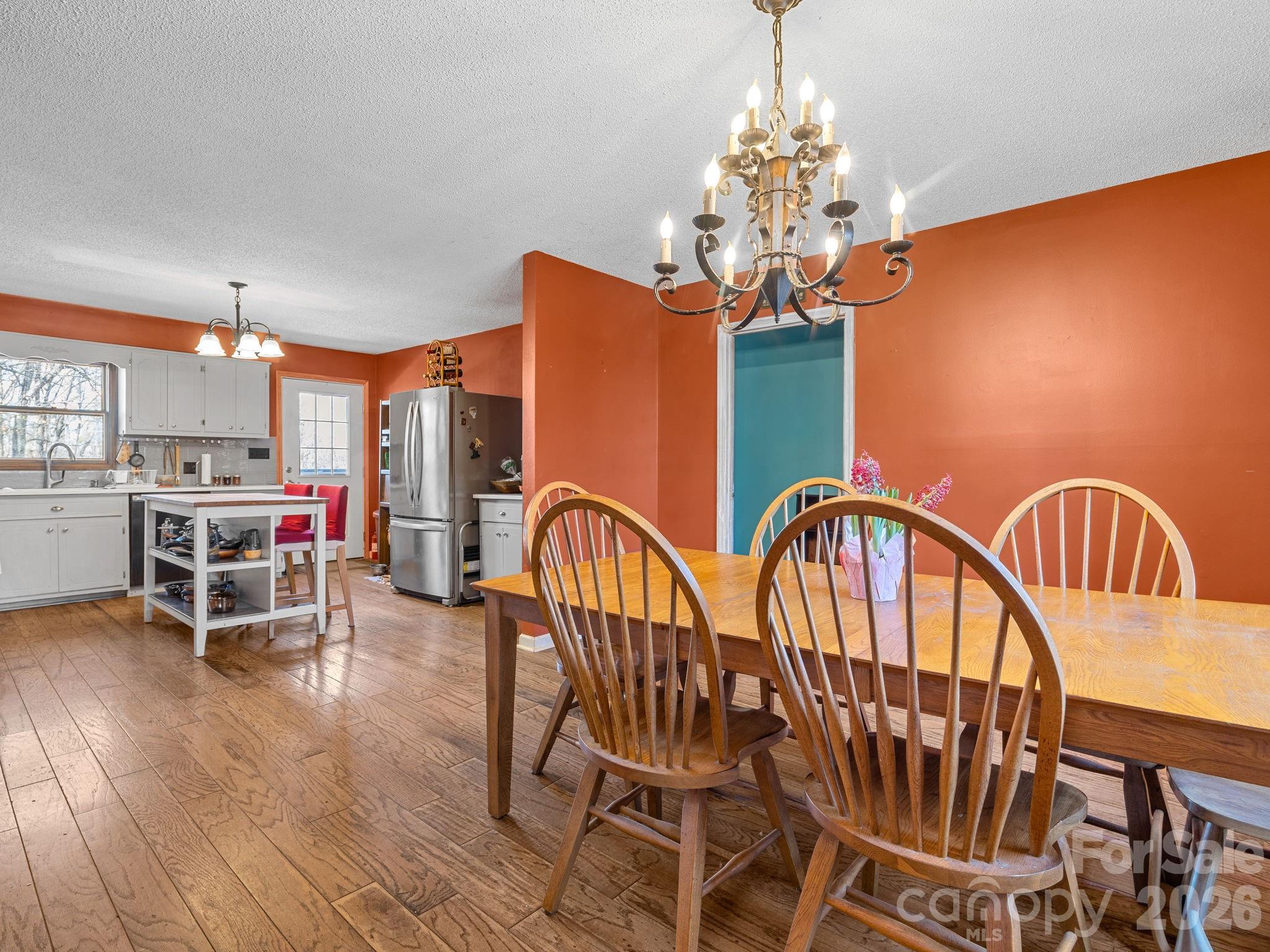 405 Loop Road Campobello, SC 29322 - Photo 13 of 40