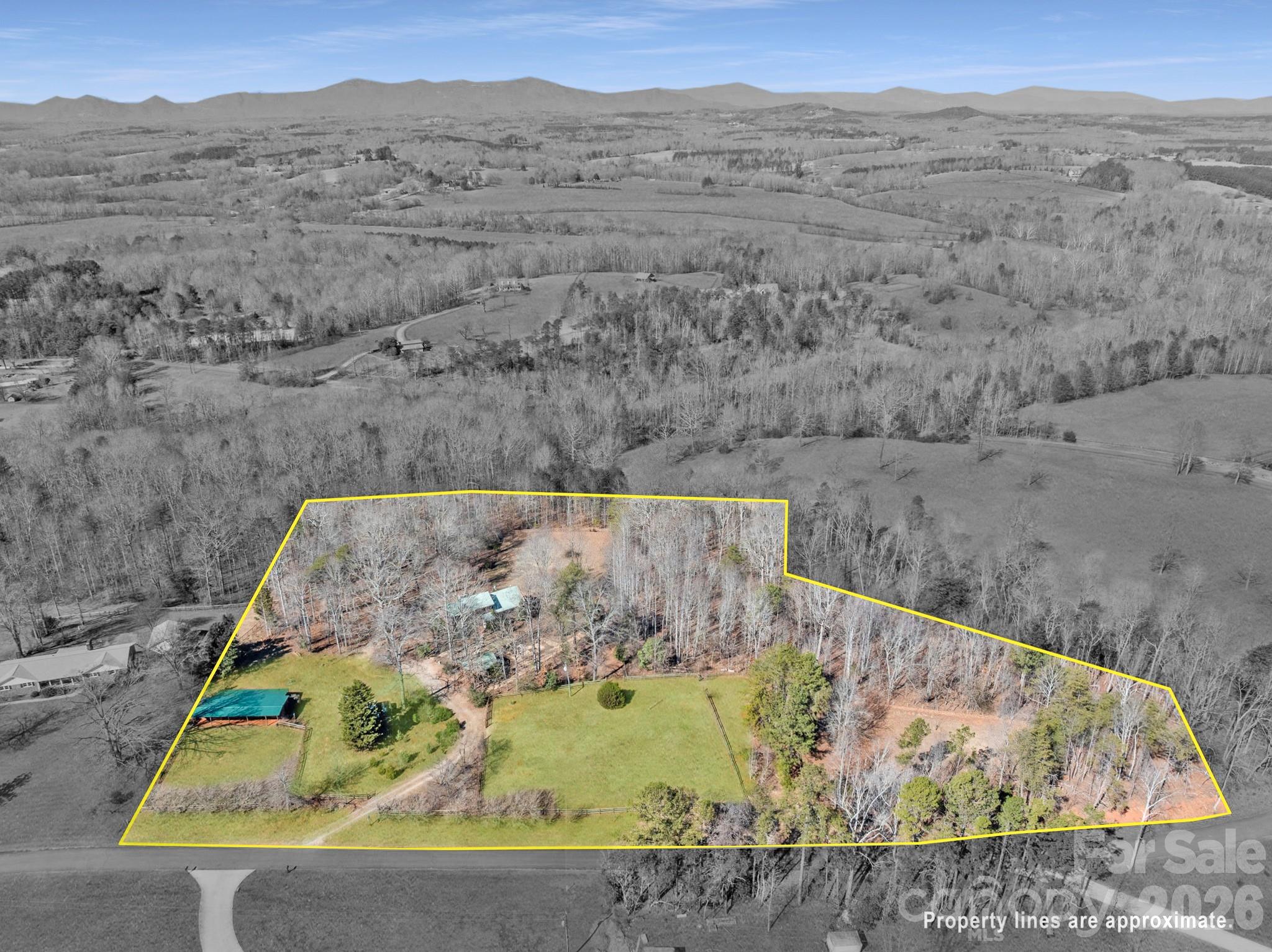 405 Loop Road Campobello, SC 29322 - Photo 23 of 40