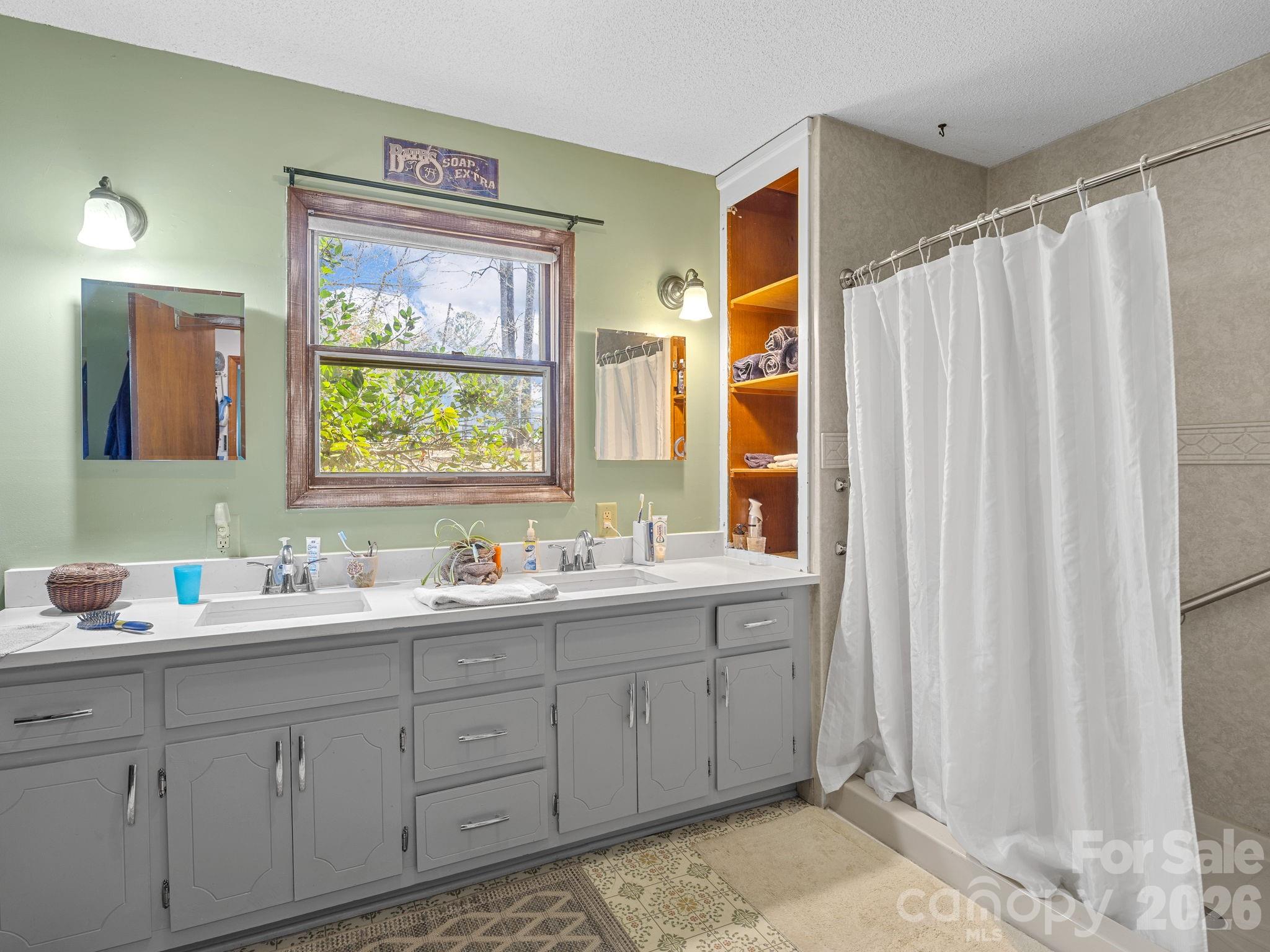 405 Loop Road Campobello, SC 29322 - Photo 26 of 40