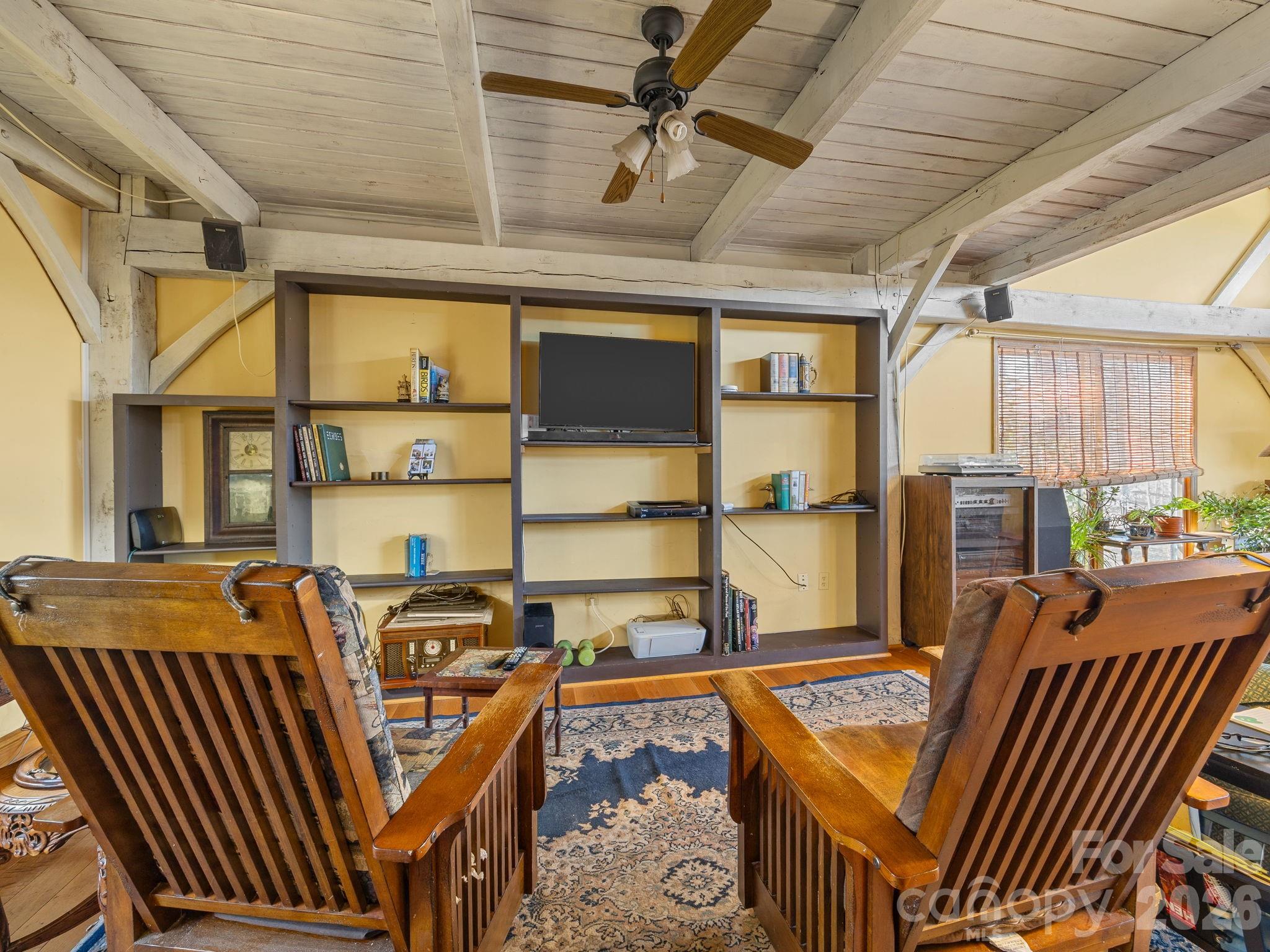 405 Loop Road Campobello, SC 29322 - Photo 10 of 40