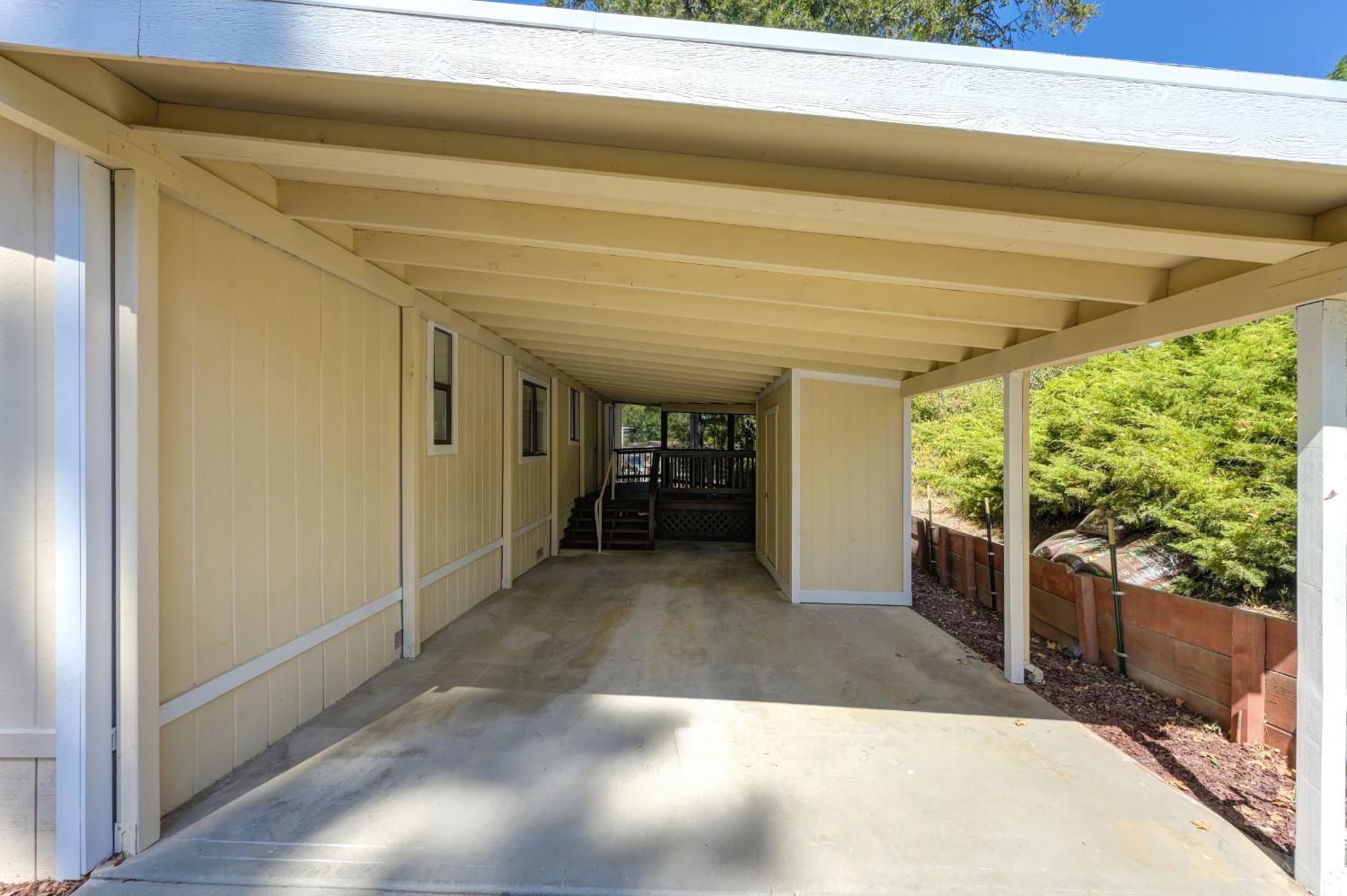 4420 Pleasant Valley Road, Unit 105 Diamond Springs, CA 95619 - Photo 27 of 33 a view of a porch