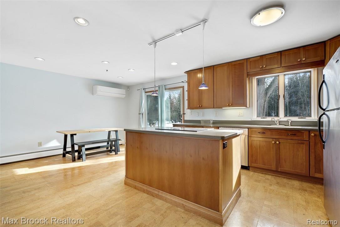 7085 West Waters Road Ann Arbor, MI 48103 - Photo 3 of 27 dsc08498-dsc08500.jpg