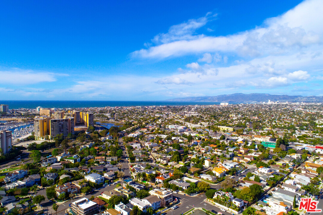 1046 Princeton Drive, Unit 210 Venice, CA 90292 - Photo 35 of 37