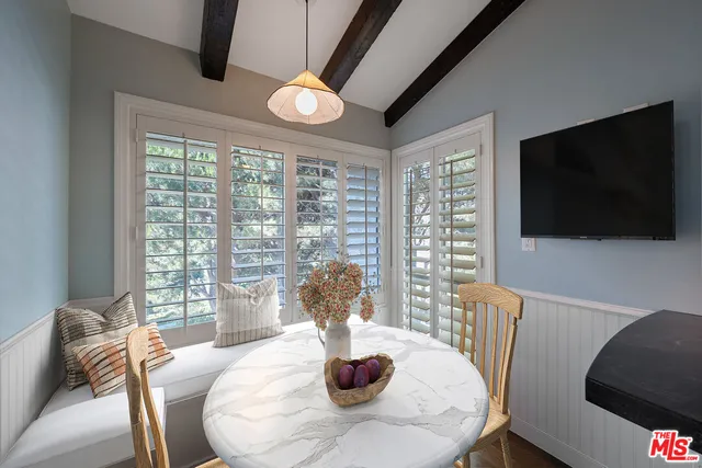 a close view of sink and tap