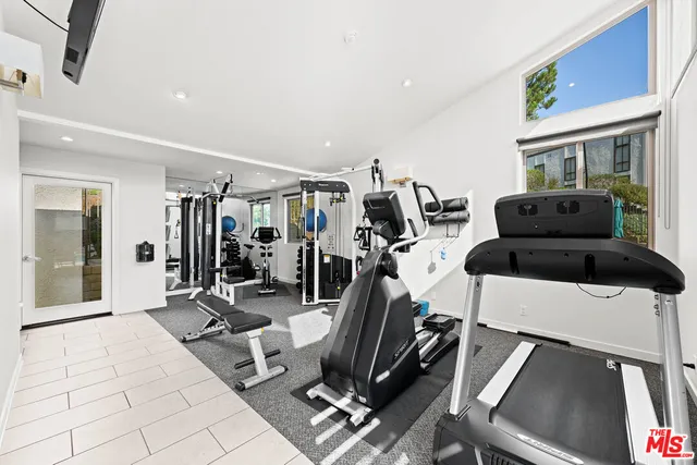 $1,295,000 | 17099 Palisades Circle, Pacific Palisades, CA 90272