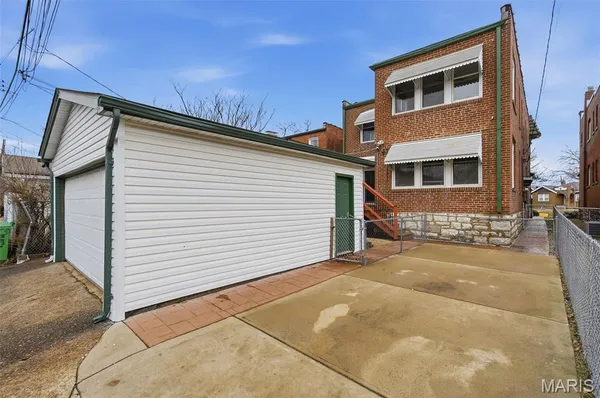 $425,000 | 5921 South Kingshighway Boulevard, St. Louis, MO 63109