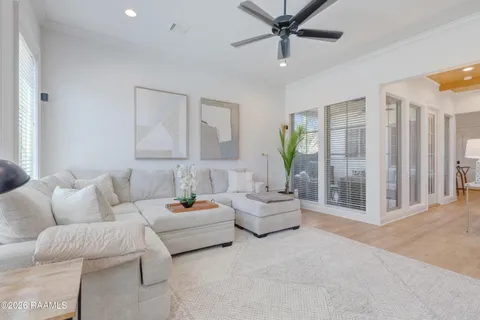 $379,000 | 114 North Beadle Road, Lafayette, LA 70508
