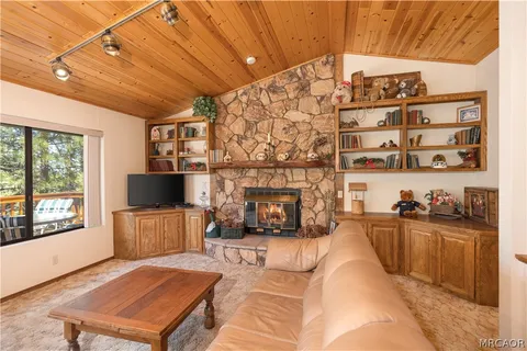 $549,900 | 696 Menlo Drive, Big Bear Lake, CA 92315