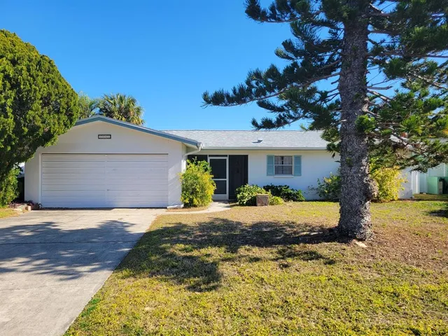 $3,200 | 1985 Cove Drive, Largo, FL 33774