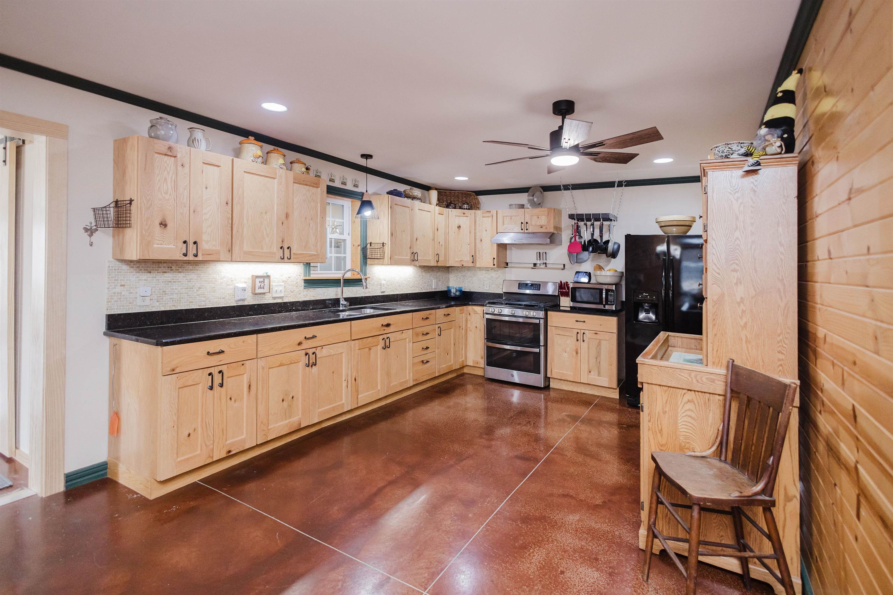 6209 Cassidy Road Mineral Point, WI 53565 - Photo 15 of 52