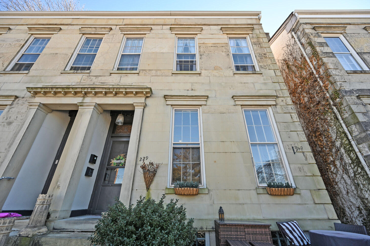 229 Riverside Drive, Unit 1F Covington, KY 41011 - Photo 2 of 40 229RiversideDr1F_12