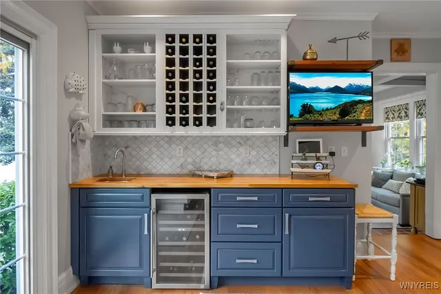 $979,000 | 5618 Armor Duells Road, Orchard Park, NY 14127