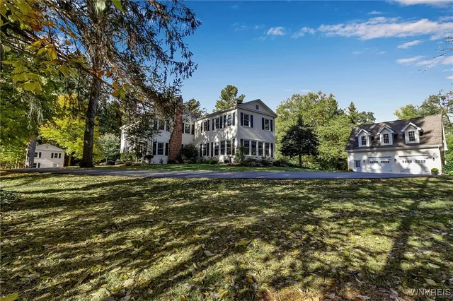 $979,000 | 5618 Armor Duells Road, Orchard Park, NY 14127